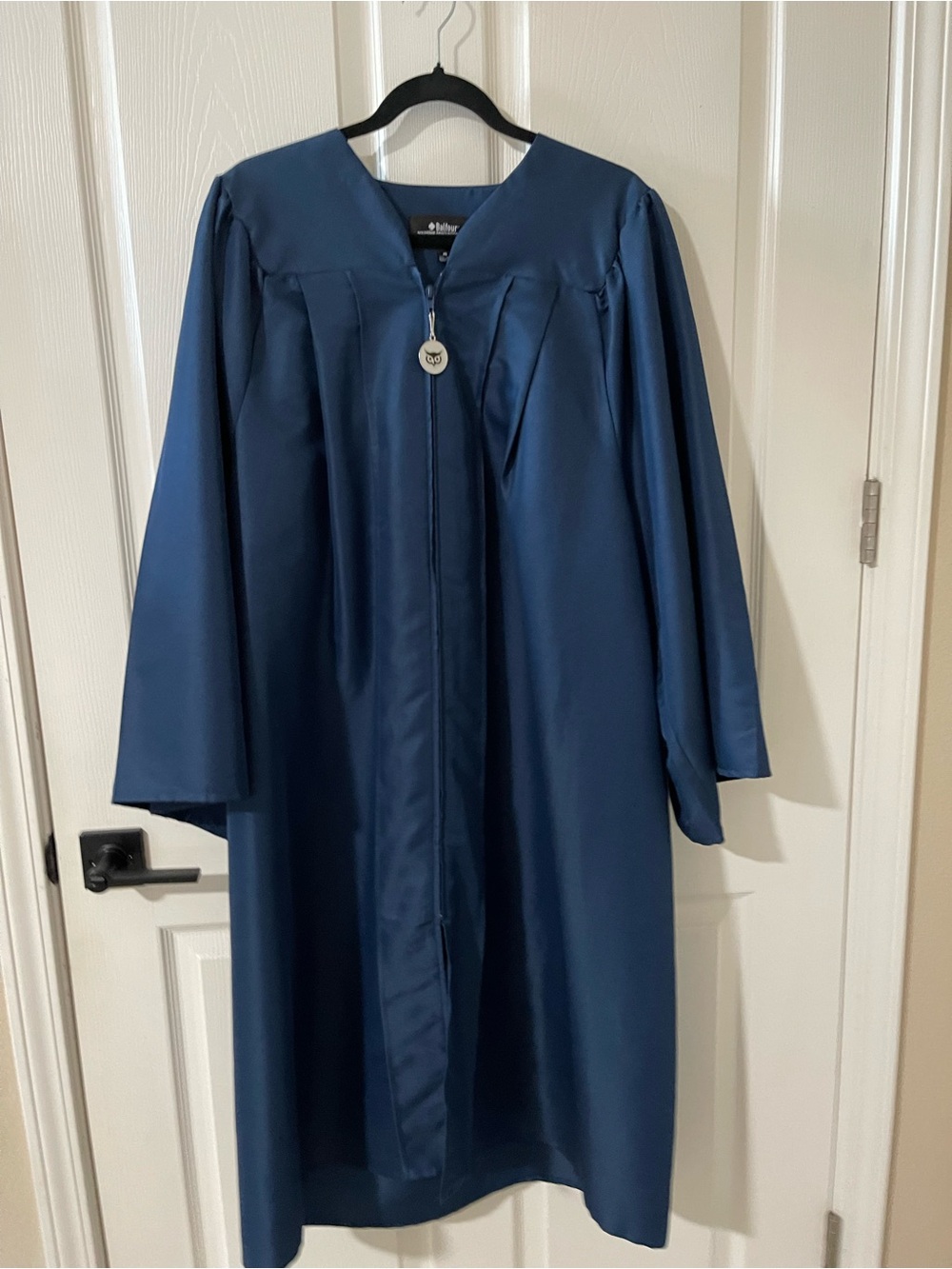 WGU Navy Blue Graduation Gown with Silver Stole and Cap - Picture 5 of 7